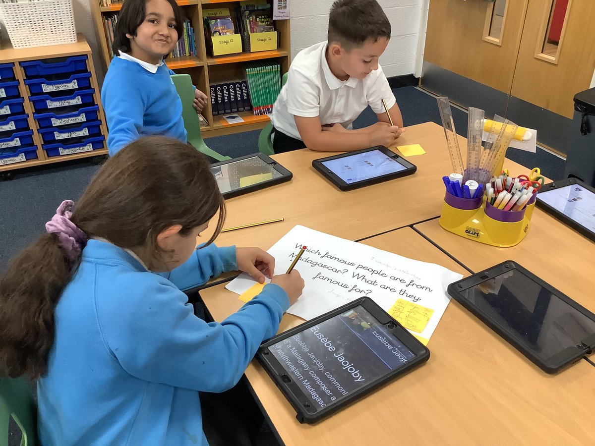 GaskellPrimary's tweet image. @FrenchGaskell @ExploreGaskell 3S have been looking at Madagascar as part of our school's focus on French Around the World this afternoon. We found the country on the world map, discussing which continent it is located in, then researched interesting facts about it.