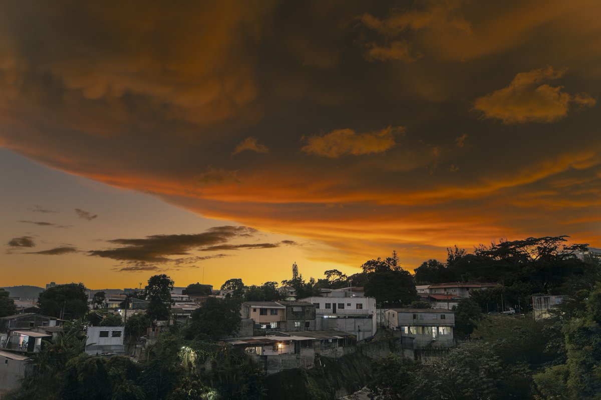 NetoSegovia's tweet photo. Hace algunos atardecereres  ☁️☀️ https://t.co/6i6LLXbjm2