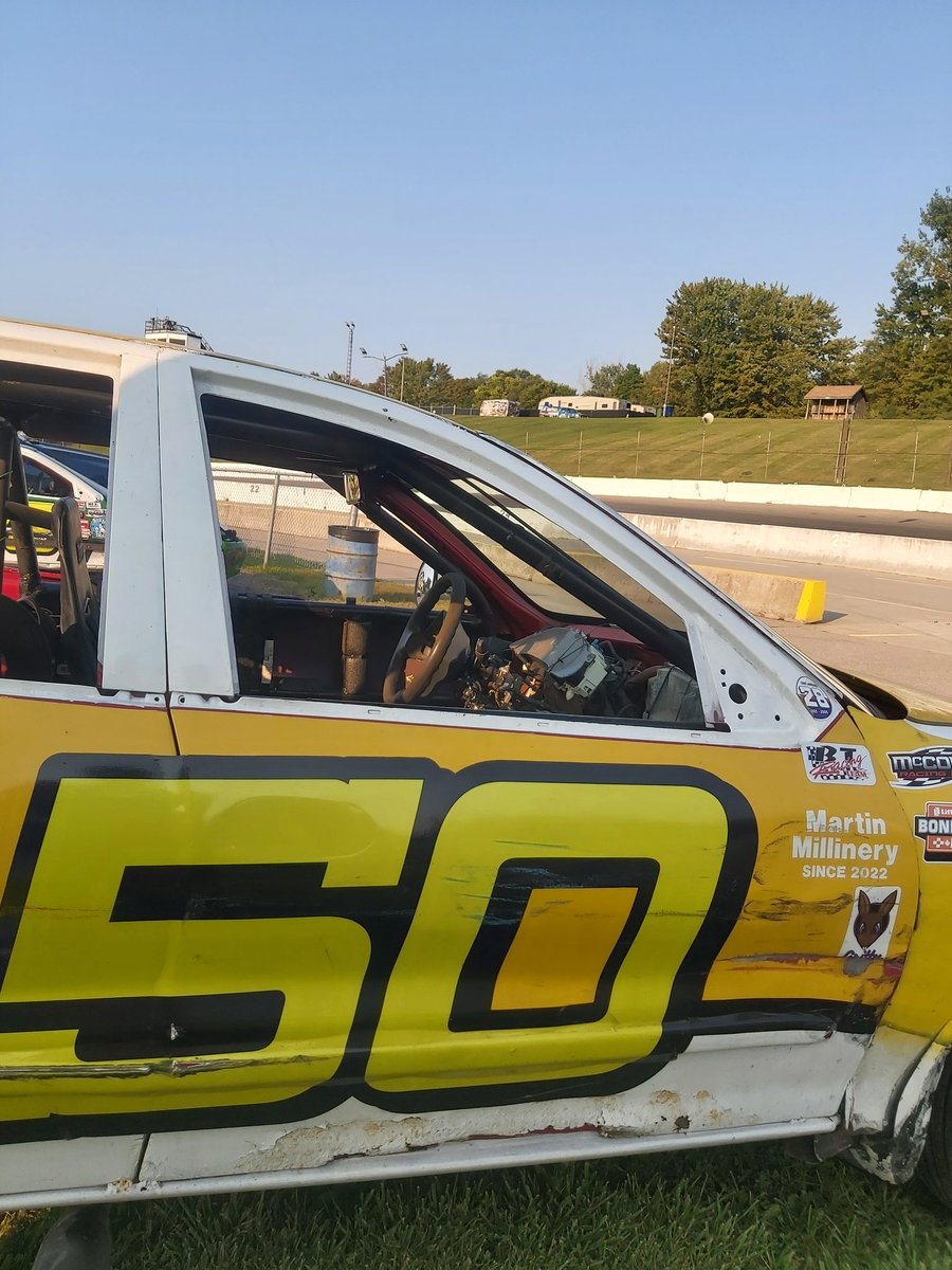 GrittyMoSports's tweet image. Back at it for the second Delaware Major! Qualifying and then Duels and then hopefully the main event. 51 cars entered. 36 cars make the main event. Lots of work to do! Green flag for qualifying at 730pm