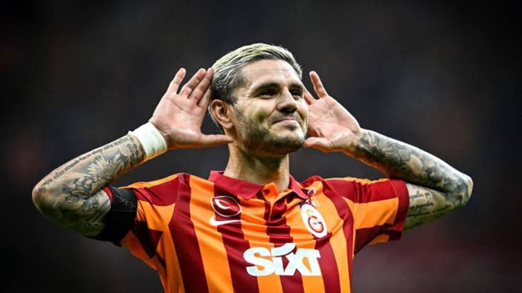 Çocuklar siz yine oyun mu oynuyorsunuz??? Mbappe uçaktan inse tahtaya önce onun adı yazılır. Çift santrafor mu oynarız başka çare mi bulunur onu da hoca düşünsün.