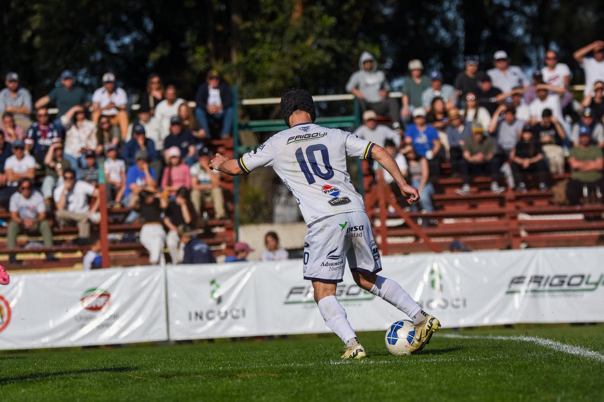 se llama <a href="/10Mauroportillo/">Mauro Portillo</a> , 
se pronuncia 𝗳ú𝘁𝗯𝗼𝗹 ✨🪄