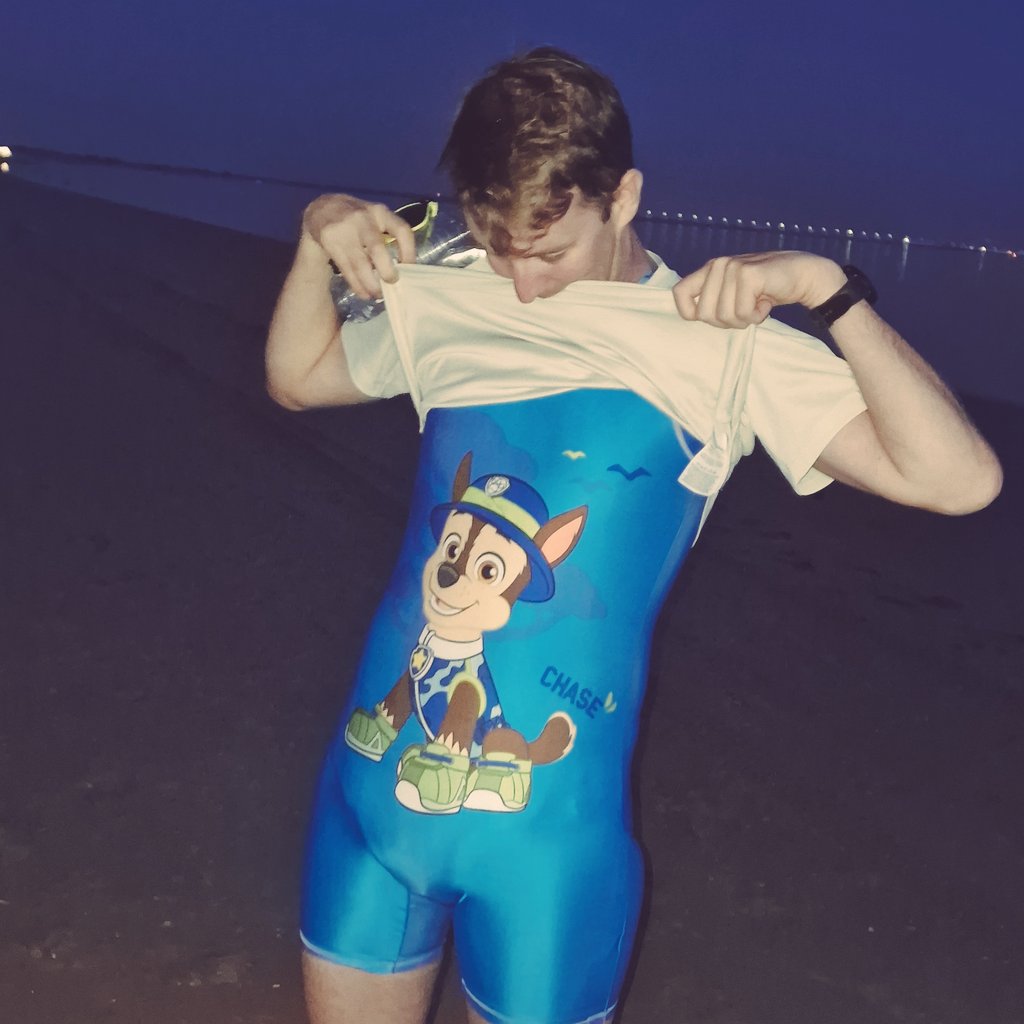 Daddyyyyyy can I take my shirt out and have my arm floats please 🙏 😫  I really wanna swim