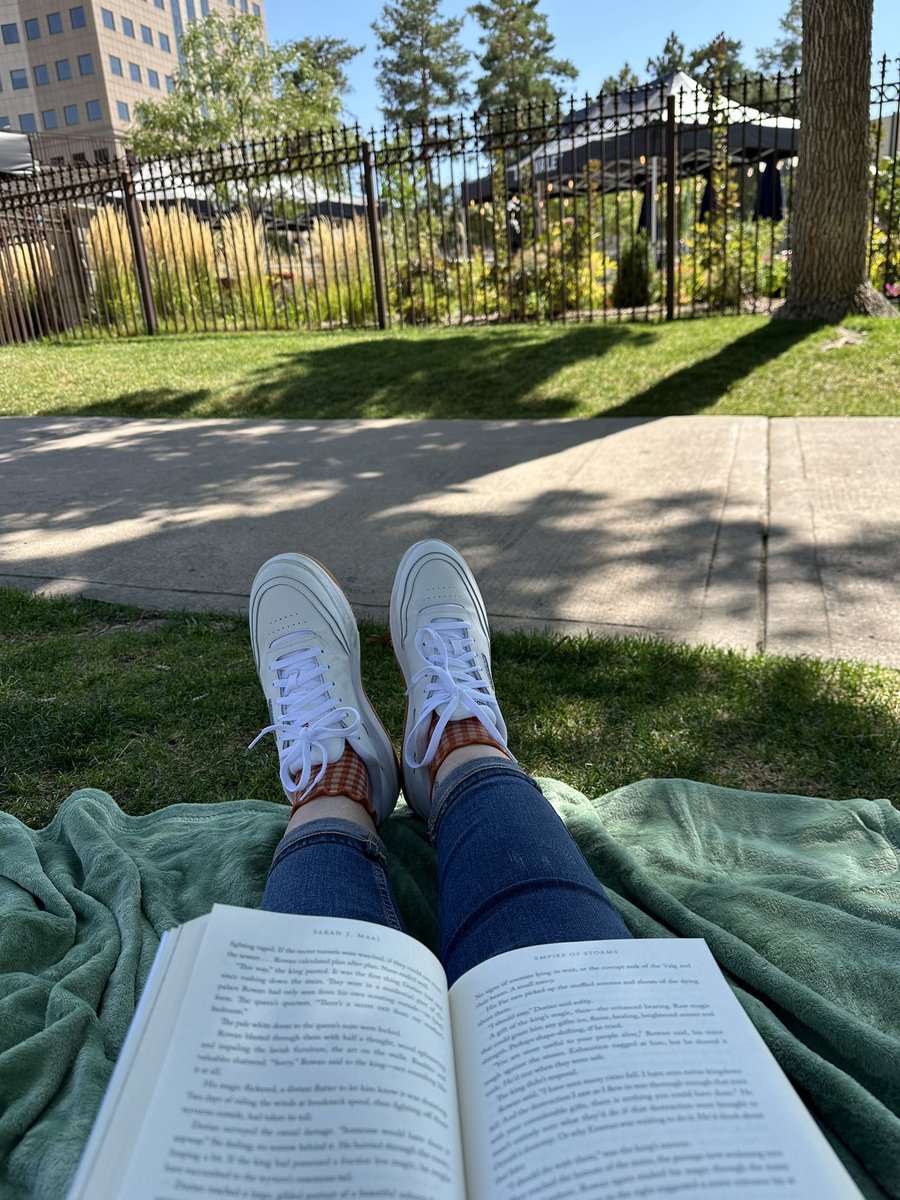 alexaangeline_'s tweet photo. A very peaceful afternoon waiting to see @vancejoy https://t.co/9vHpcEfBTs