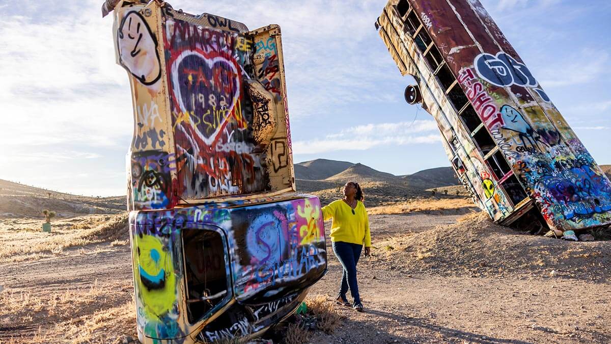 FrontierTerr's tweet photo. #OnlyInNevada: More than 40 vehicles sport always-changing artwork at the International Car Forest of the Last Church in @visitgoldfield. It's a must-see attraction when driving through town! https://t.co/ryO2SCce8t https://t.co/nMpOoa9yjL