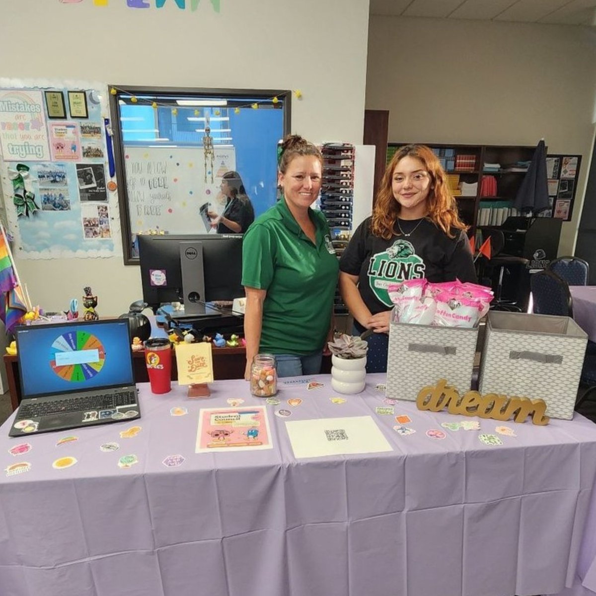 OFLSchools's tweet photo. Our Duarte campus was buzzing with excitement at Back to School Night! 🏫✨ This year's theme? 'Dare to Dream' 💭 Let's make this school year epic together. Big thanks to everyone who joined us. 🙌 https://t.co/ZhqQ8Wzqqm