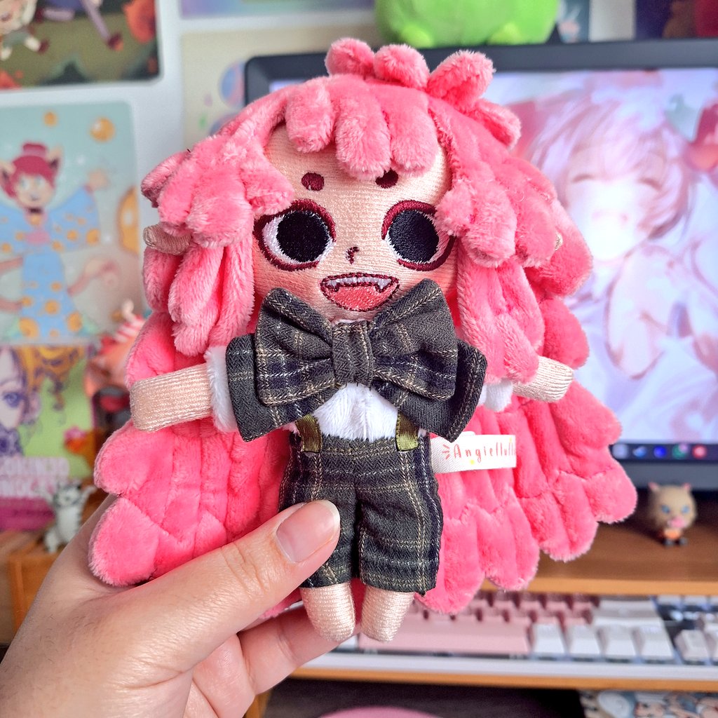 Angiefluflu's tweet photo. Pocket plush 

Ann del Cómic Chileno "La Brujita Vampiro"

Autora @catacrow ✨️

Peluche hecho a pedido, no a la venta! 

 #handmadeplush #handmade #pocketplush  #hechoenchile #artist #artplush #doll #peluche #hechoamano https://t.co/FFe0IQMf6Q