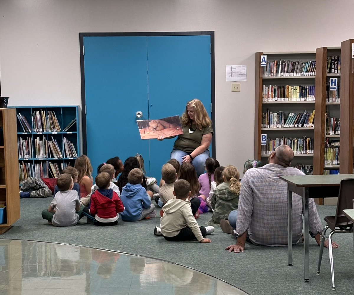 Our fantastic new VP/Librarian Mr. Korpan took a moment to enjoy a story with our Kinders today!