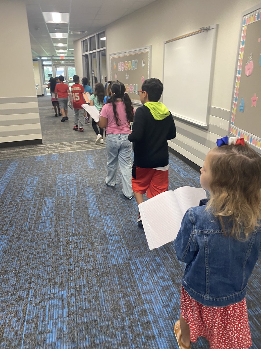 This week in science, we went on a mini field trip around Leonard to explore solids, liquids, and gases existing all in the same place. 🧊🚰💨 <a href="/OLE_Leopards/">Leonard Elementary</a> <a href="/3rd_ole/">Leonard Third Grade</a>