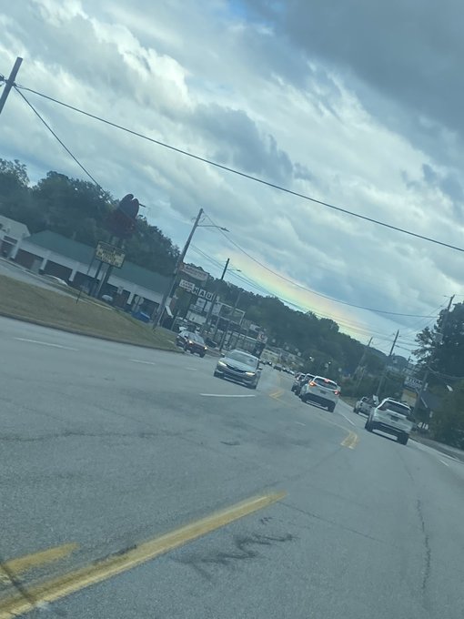 I saw this BIG beautiful RAINBOW 🌈 today in the sky, why did it look different than other rainbows? @StormTrack9Bill