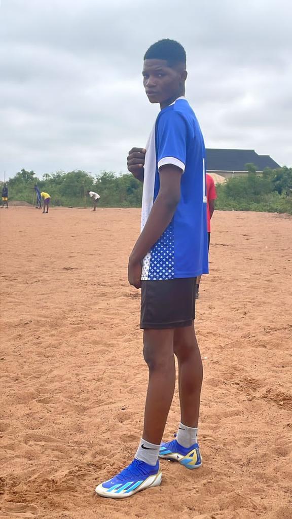 LivingLegendFC's tweet photo. Khaleed Olarewaju
Computer science 
Right back
#KSL2024 https://t.co/gW21yS6dAi