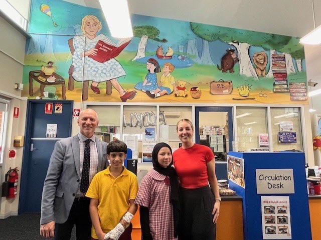 dizdarm's tweet image. Thank you Chris Haberecht &amp;amp; team for unveiling a mural of Dot Hemming at her memorial this week. Dot devoted 57 remarkable years to teaching (15 years at Guildford PS). Dot&apos;s dedication &amp;amp; kindness will be greatly missed, but the mural will serve as a reminder of her impact.
