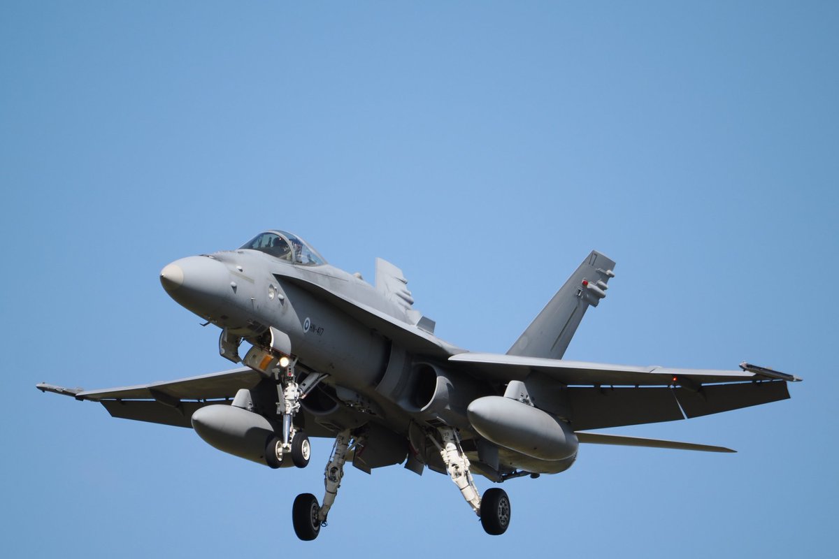 Paul1Mayhew's tweet image. Four more from a great day at Lakenheath today, #F18Hornet #F15StrikeEagle #F35Lightning