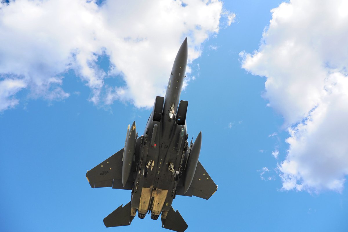 Paul1Mayhew's tweet image. Four more from a great day at Lakenheath today, #F18Hornet #F15StrikeEagle #F35Lightning