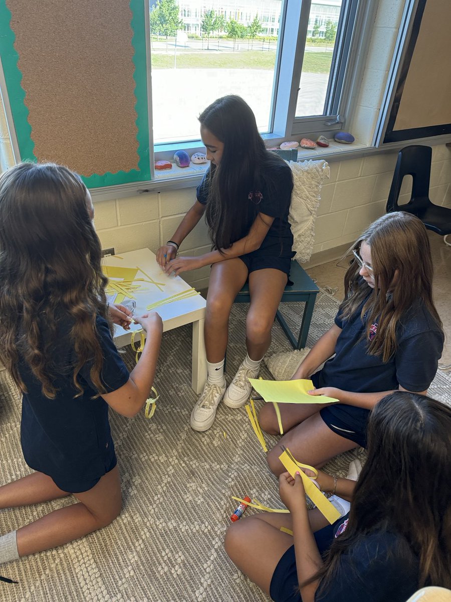MissDigiulio's tweet photo. Started the year off with some fun collaboration games 🤝 https://t.co/TFtZr7tdAj