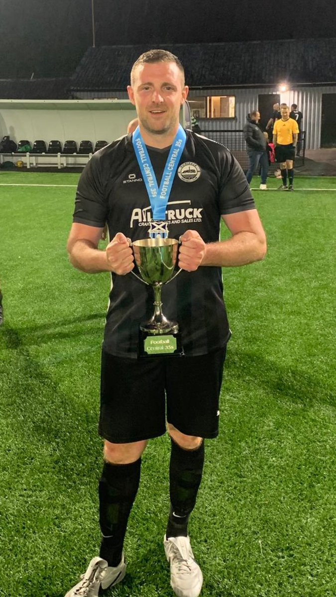 grantscobbie's tweet photo. Champions ⚫️⚪️🏆🍾 https://t.co/cAhdsfNiMm