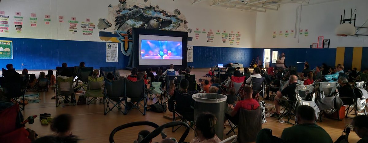 Movie night! So much fun!!! Thanks, <a href="/VBFairfieldPTA/">VB Fairfield Elementary School PTA</a> 😍🧌 <a href="/vbschools/">VBSchools</a>