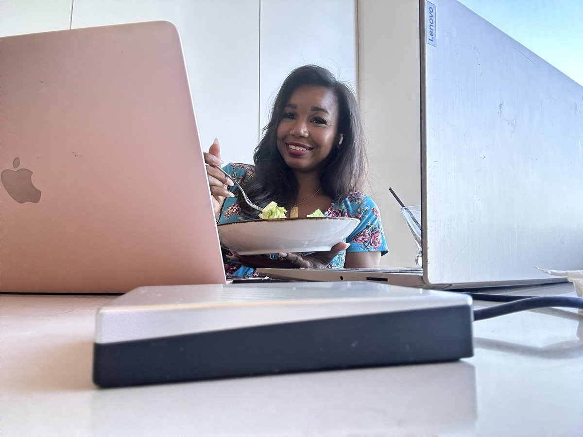 TammyESTWICK's tweet image. #ColorOfTheDay: Pink 
Uploading and downloading. 
I’m a work in progress