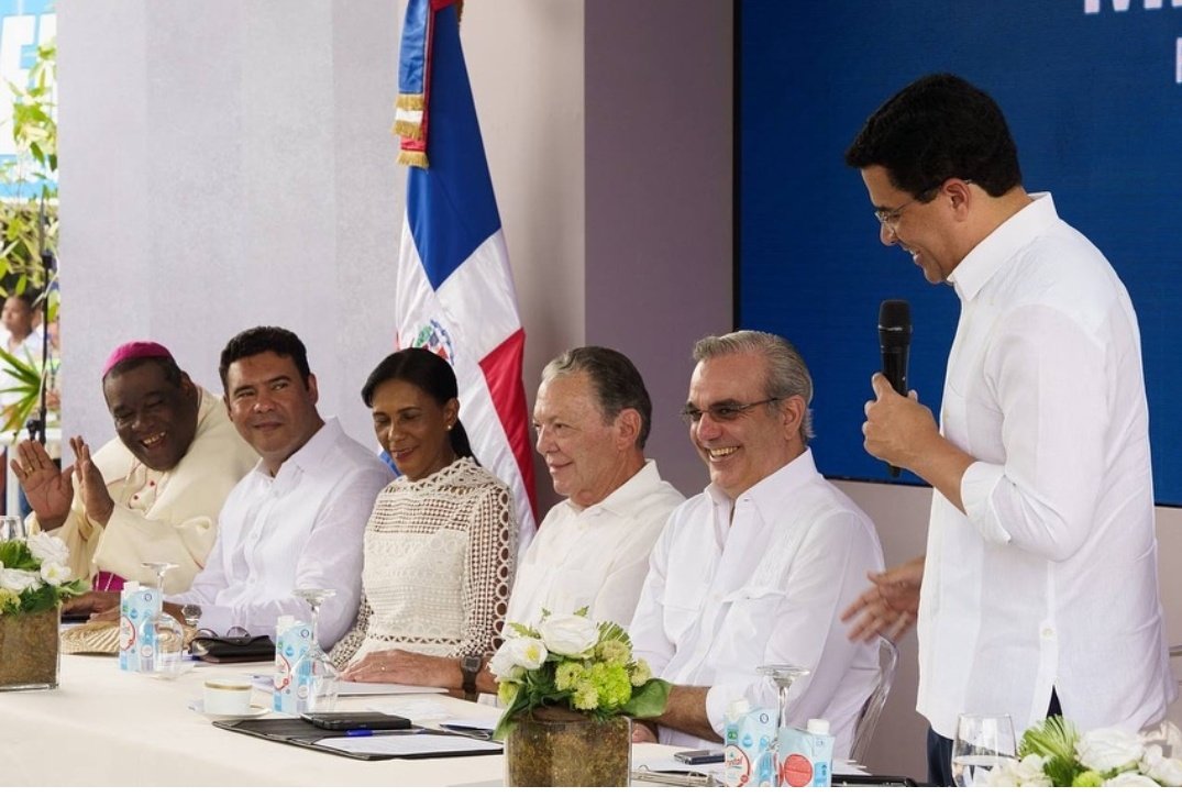 #DespuésdeLuisvaDavid  👀 
#ppdc28 #Diosprimero #ConLuisyDavidRDAvanza <a href="/luisabinader/">Luis Abinader</a> <a href="/ATavarez__/">Altagracia Tavarez</a> <a href="/AnibalDiputado/">Aníbal Díaz</a> <a href="/JosePaliza/">Jose Paliza</a> <a href="/carlosmaxh/">Carlos Max Martinez</a> <a href="/maximo_aristy/">Maximo Aristy C.</a> <a href="/PireoSolimanR/">Francisco Antonio Solimán Rijo- Pireo</a> <a href="/milagrondon/">Milagros Rondón</a> <a href="/CarlosRespinal/">Carlos Espinal</a>  <a href="/kelvincruzrd/">Kelvin Cruz</a> <a href="/StalinAlcantara/">Stalin Alcantara</a>
 <a href="/juniorperalta02/">Junior  peralta V.</a>  <a href="/JRHGarrigo/">Juan Ramon Herrera Garrigo</a> <a href="/henrymartinezma/">henry martinez marte</a>