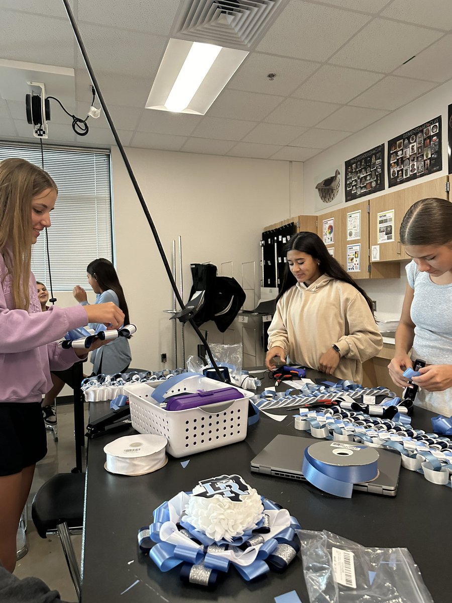 Mandi Burkett tweet media