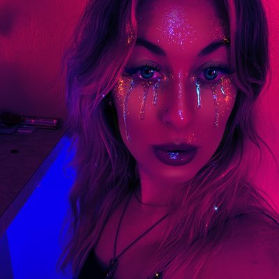 bratknee1's tweet photo. #NewProfilePic https://t.co/ntZhMlijNE