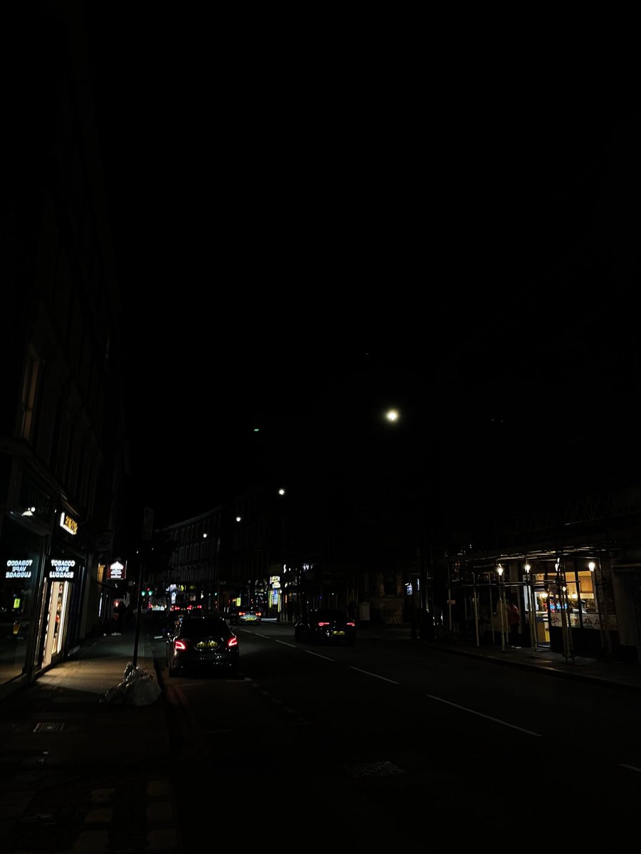 -

جعل حظي عند ربي معتلي
لو حظوظي عند  خلق الله تطيح ..