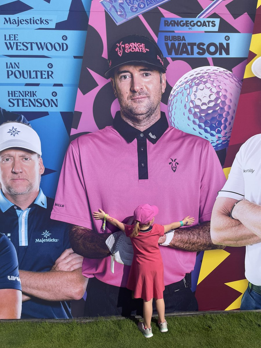 christygiardino's tweet image. Hugs for her favorites! @bubbawatson @bkoepka @brysondechambeau @livgolf_tour @rangegoatsgc #minigoat @giardinm