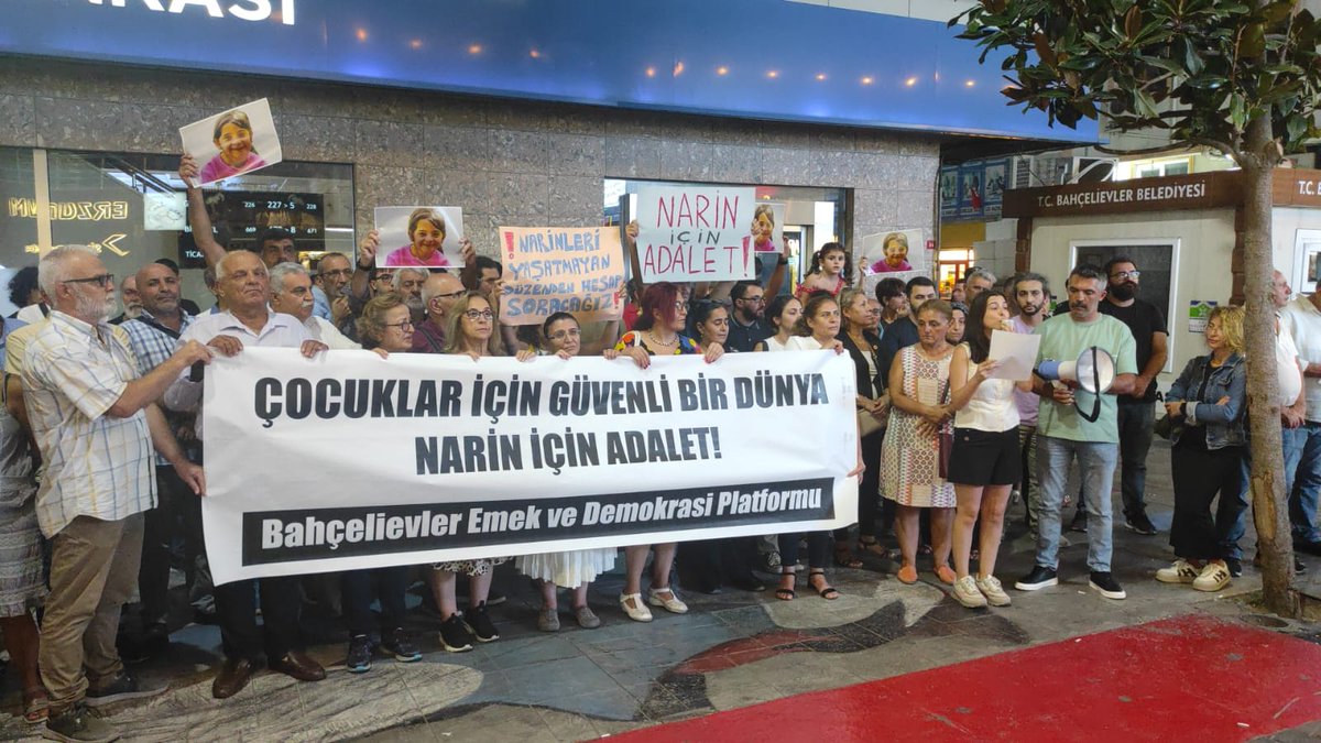 EmekDemokrasi's tweet photo. Çocukları bu iktidarın politikalarına emanet etmeyeceğiz. Narin için, Sıla için hiçbir adım atmayanlara karşı, bütün çocuklar adına güvenli bir dünya için mücadele edeceğiz.

Çocuklar İçin Güvenli Bir Dünya, Narin İçin Adalet! https://t.co/riVlaf4Bjf
