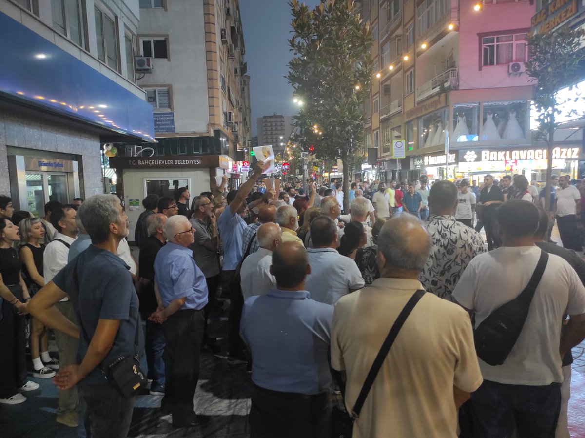 EmekDemokrasi's tweet photo. Çocukları bu iktidarın politikalarına emanet etmeyeceğiz. Narin için, Sıla için hiçbir adım atmayanlara karşı, bütün çocuklar adına güvenli bir dünya için mücadele edeceğiz.

Çocuklar İçin Güvenli Bir Dünya, Narin İçin Adalet! https://t.co/riVlaf4Bjf