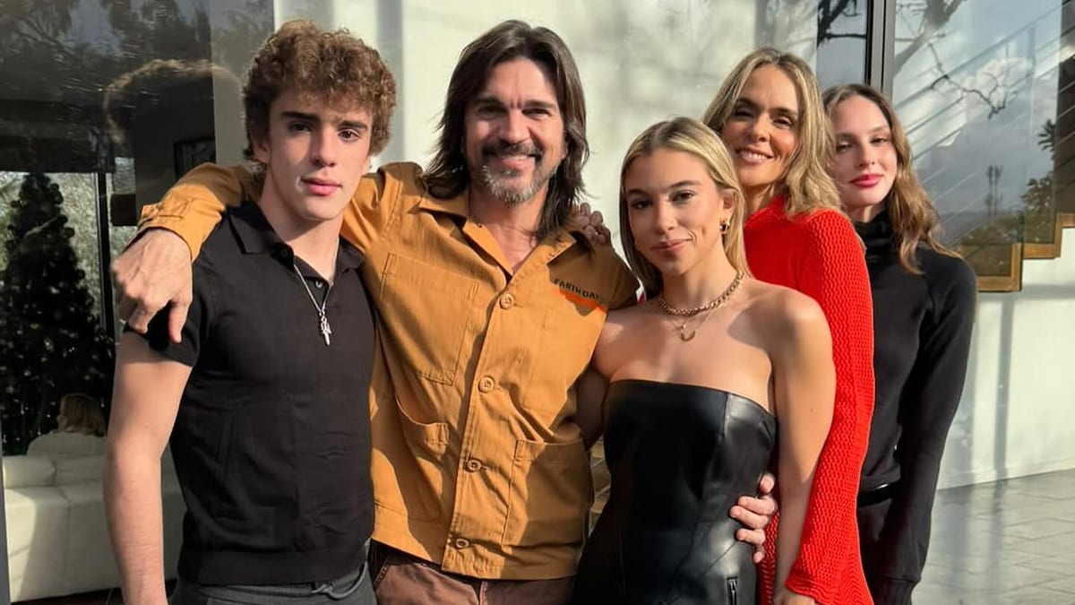 NotiVIP's tweet photo. Juanes celebra los 15 años de su apuesto hijo Dante: ‘La fuerza de mi vida’ https://t.co/PFGqJkfNLy - Hola https://t.co/59hOZmQfRg