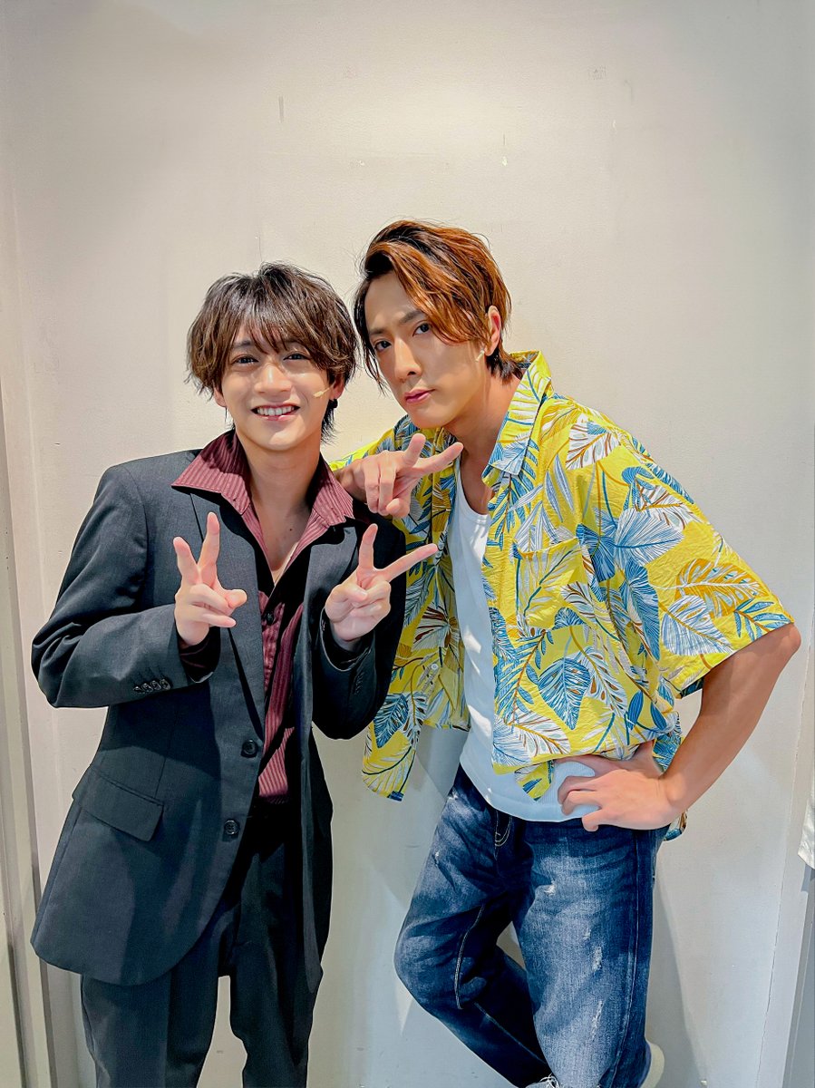 STARTO_INT's tweet photo. #NaokiFujii of #Bishonen (#美少年) and fellow entertainer #HirokiUchi ready to open their new stage play 'The Sweet Kidnapping!'

Said Fujii, "It was a hard role at first, but I was able to get closer to it thanks to my own love of a charming mystery!"

@jr_official_X https://t.co/fvQTLZ5Dfe