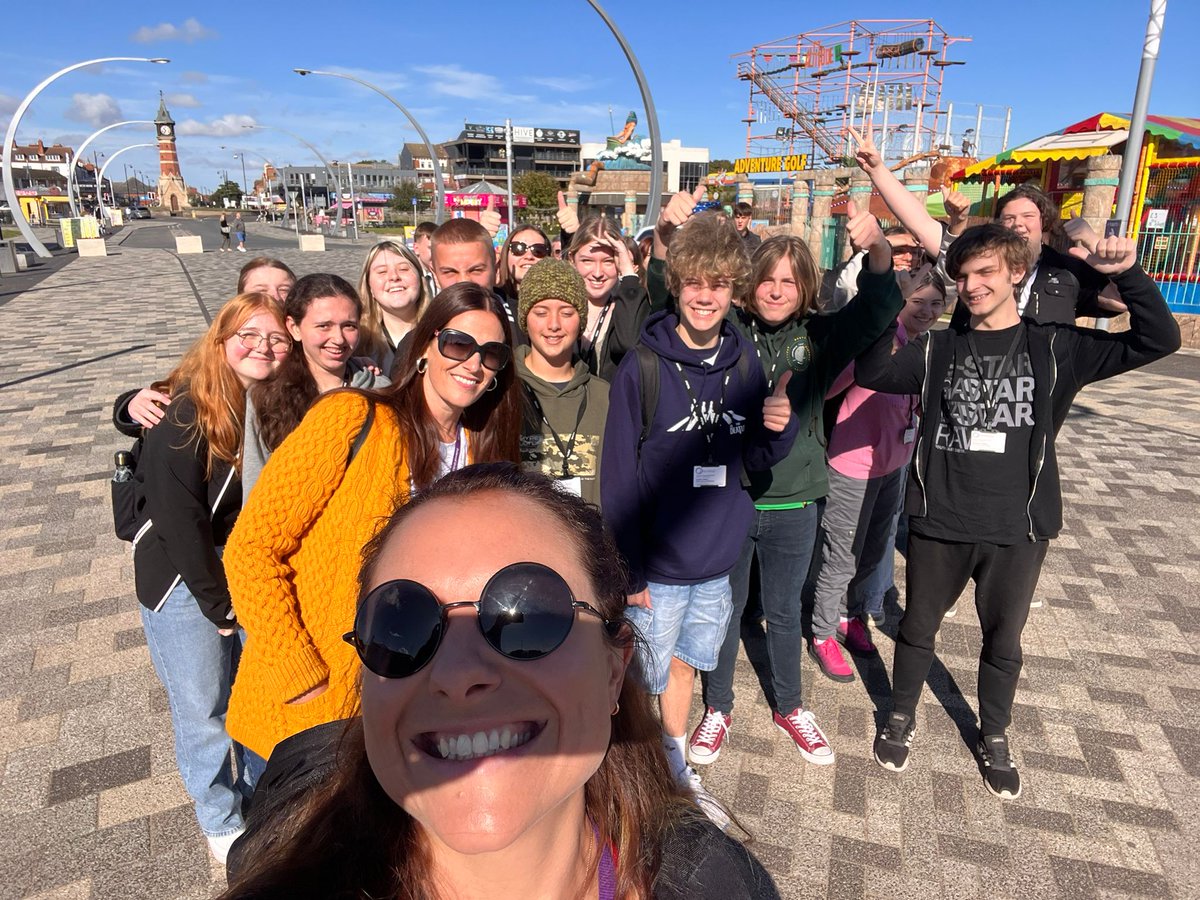 Outwood_Valley's tweet photo. We kicked off our GCSE drama exam prep with a joint OAV and @OutwoodPortland trip to @EmbassySkegness to see @BloodBrothers @BKL_Productions
We had the best day with the best seats! 👬💔🔫🎭🎶📖
#BloodBrothers #TellMeItsNotTrue #DramaDreamTeam https://t.co/Y2RFr4jSUF