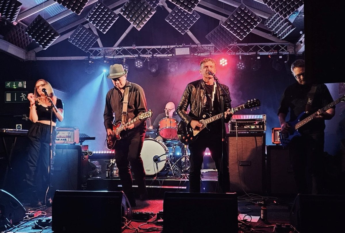 3LittleWolves1's tweet photo. GIG ANNOUNCEMENT!
Buzzing to be back at @Sunflowerlounge on Friday 18th October with @awfomondays @AirfloBand and #edlars in association with @This_Feeling ๐บ๐บ๐บ
Check out our brand new live show for the first timeโฆ tickets here ๐
https://t.co/RXtrS7HW92 https://t.co/Nl7JlWEAYU