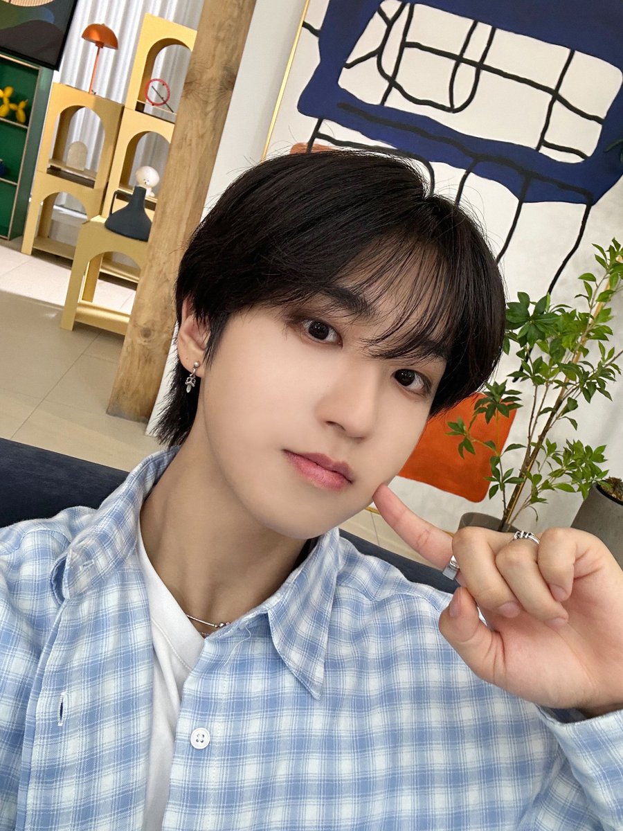 anna_wera's tweet photo. Happy bday to one of my favorite artist &amp; human ever 🐿🎂🎁🎉
Ji keep being u! U always shine no matter what you do, and I'm in constant awe of you 🩵
I love u very much Han Jisung 🩵
Always stay healthy &amp; happy 🩵
#행복HAN_지성이_생일이오 
WORLDS BEST HAN
#OurRockStarHANJisung https://t.co/MuzO4vNTli