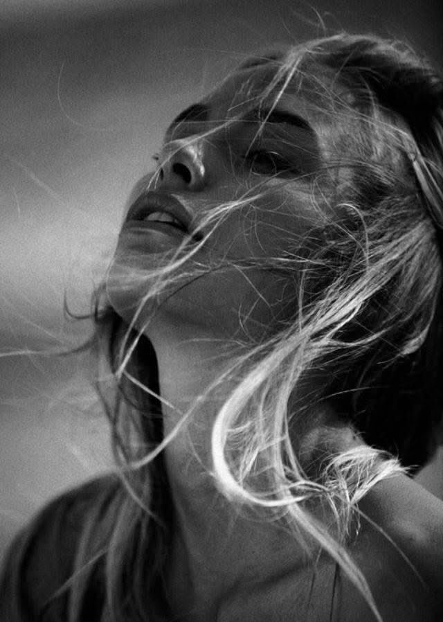 jesuisamour11's tweet photo. "La valeur des choses n'est pas dans la durée, mais dans l'intensité où elles arrivent. C'est pour cela qu'il existe des moments inoubliables, des choses inexplicables et des personnes incomparables." 

Fernando Pessoa
Bonne soirée et agréable week-end🌸 https://t.co/iHQWp0SrVA