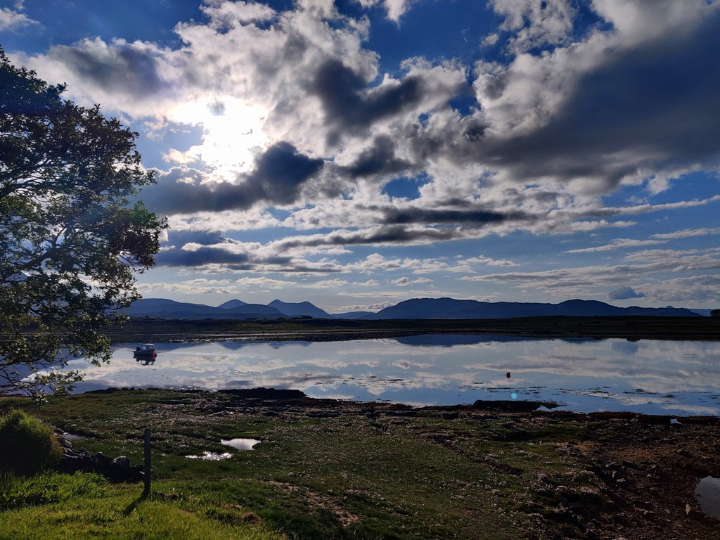 Early evening light at Oystercatchers. This view could be yours in October. Availability in our cosy coastal cottage 5-19th. Sleeps up to 6. Book now at tinyurl.com/539fjcdb #autumbreak #VisitScotland #Skye