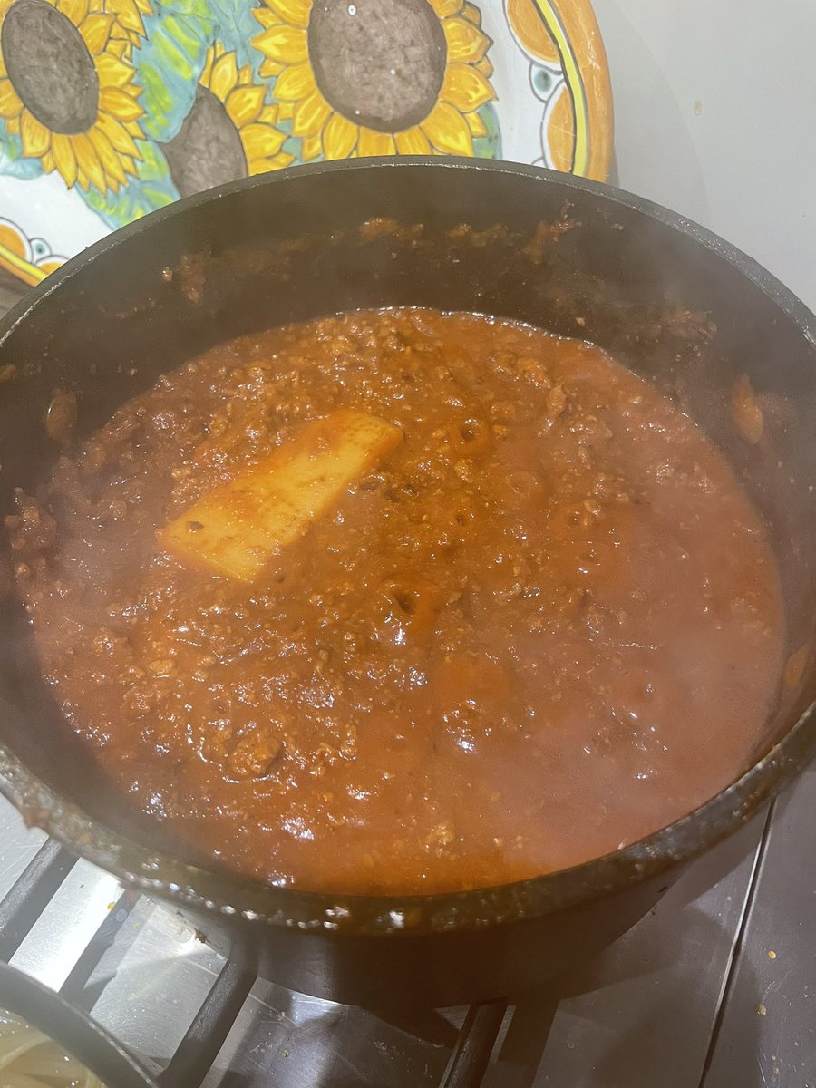 mouseter_chef's tweet photo. Tea time for little π π
8 hour bolognese sauce
#workfromhomefriday
(And a few of you know I really have today!! π π«‘ ) https://t.co/LGARuv9oLm
