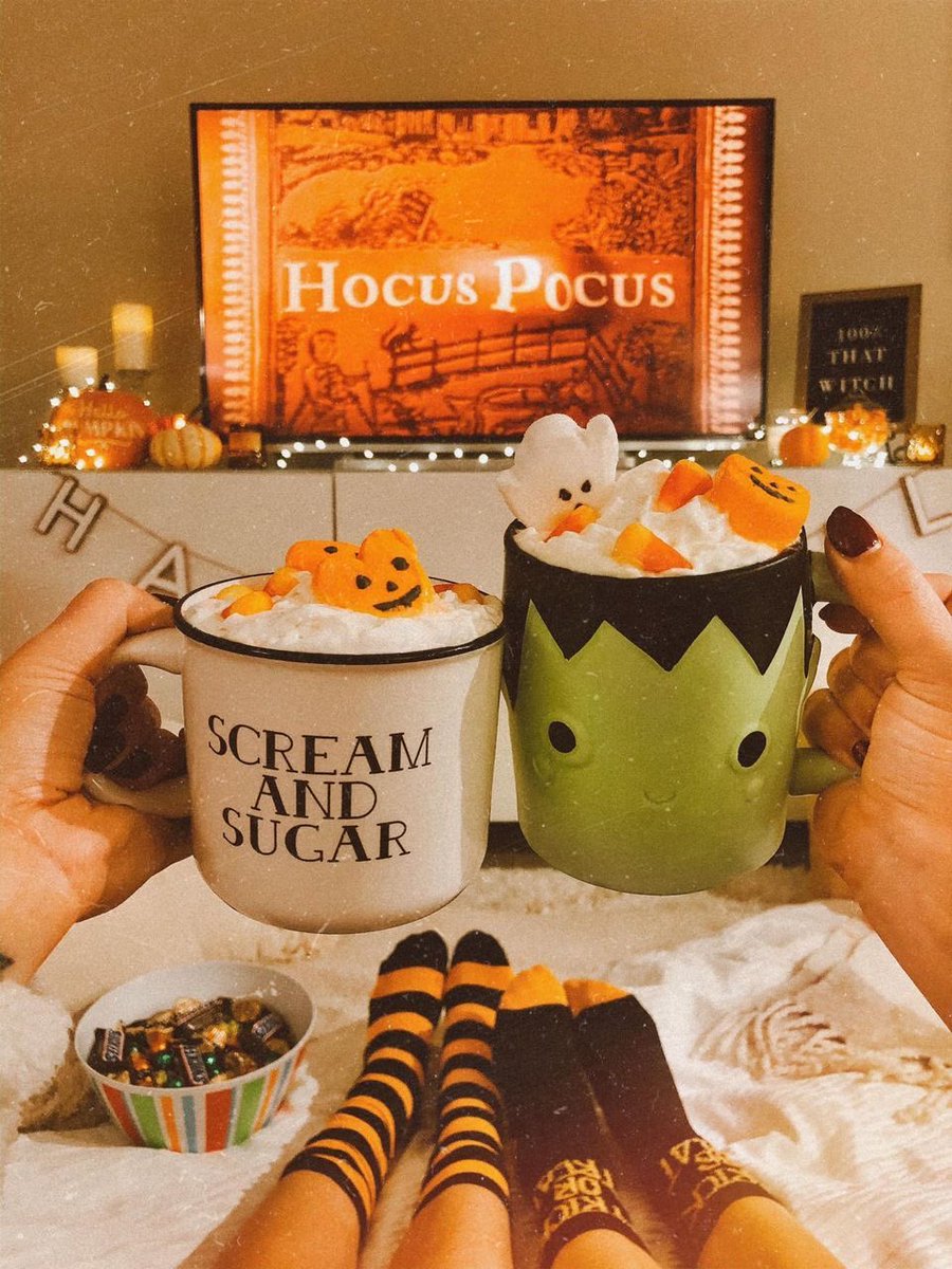 48 more days till halloween ☕️🍂🕸️