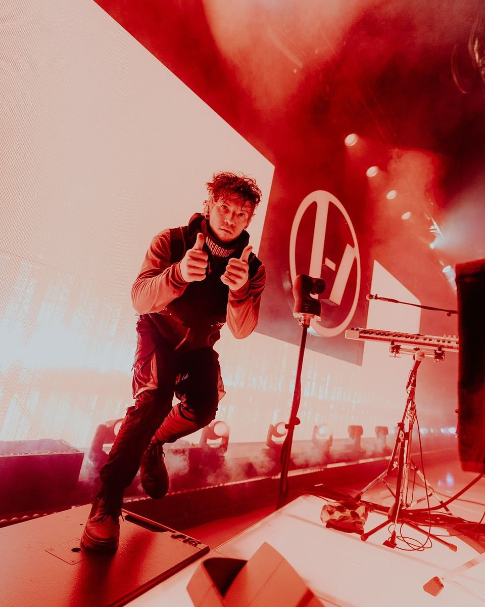TØPLatinAmerica tweet media