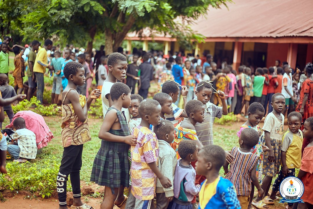 Coevahcop23's tweet photo. Our Material touch  in Buabeng and Fiema was a truly unforgettable experience.. We were able to share essential items like clothing, toiletries, educational materials, Bibles, and farming tools, and it was incredible to see the joy and gratitude on their faces.
#coevahcop24 https://t.co/YhdbMN2htS
