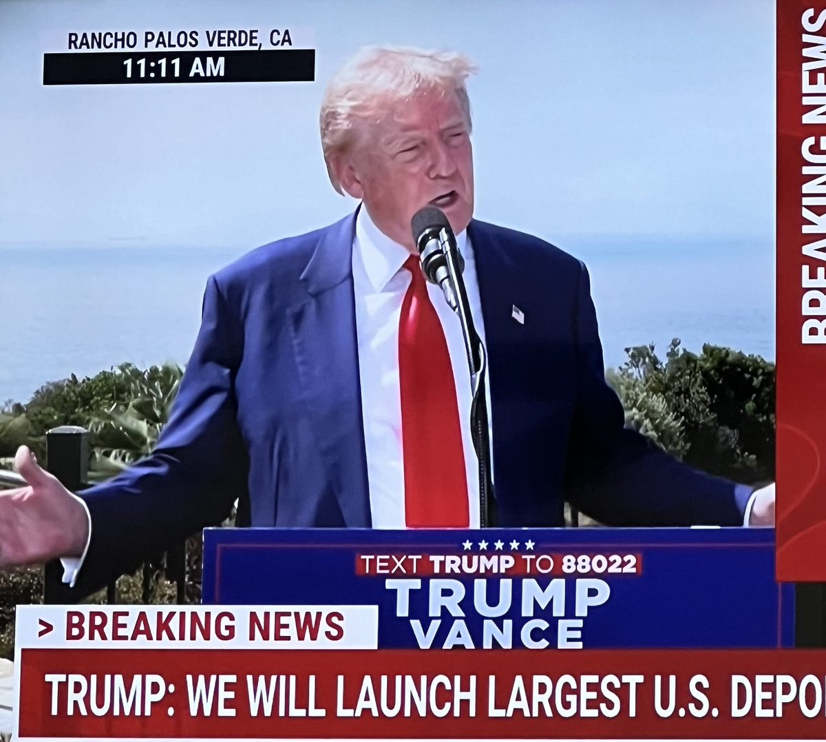 Beccatrice's tweet photo. @msnbcevents Why do you give air time to this liar?? https://t.co/FDkInxRMoN
