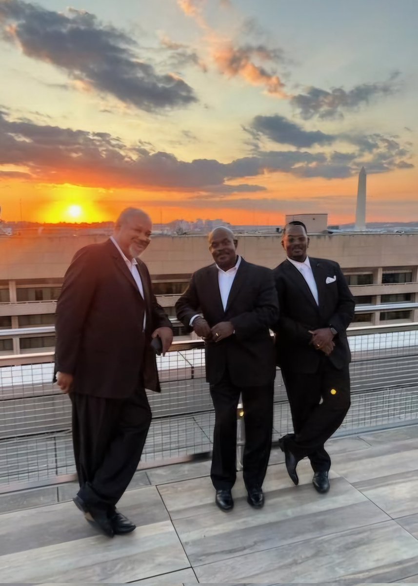 davemarsh62's tweet photo. The sun never really sets on the Addison Brothers 
#themagicbass #kissyourlocalbassplayer #relentlesspursuit https://t.co/KabxJTI6sg