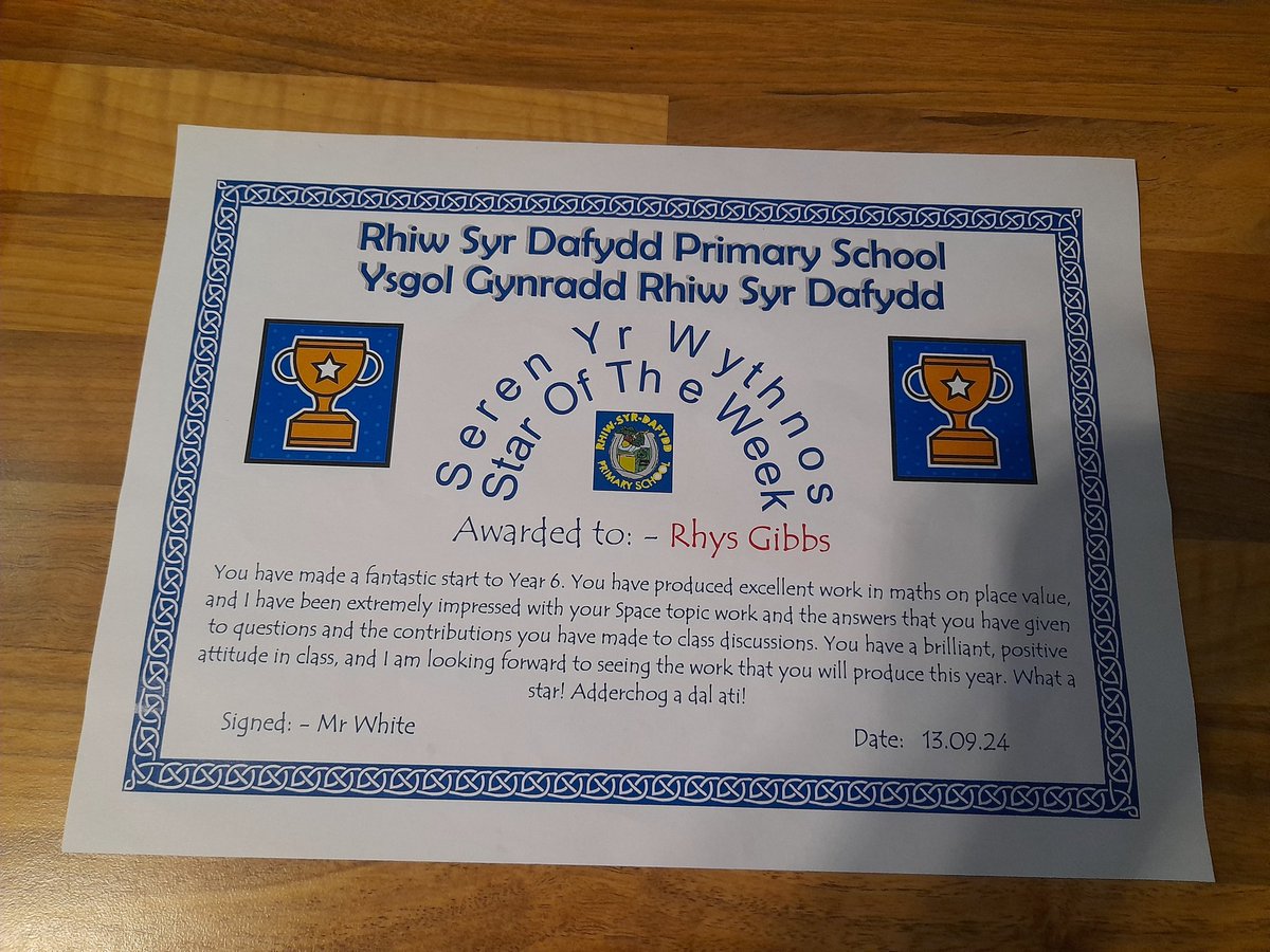Super proud of this one for getting Seren yr Wythnos this week and going for CriwCymraeg. Its great to see him enjoying school and putting himself forwards for things. @MrWhiteRSDP <a href="/RhiwSyrDafydd/">Rhiw Syr Dafydd</a>