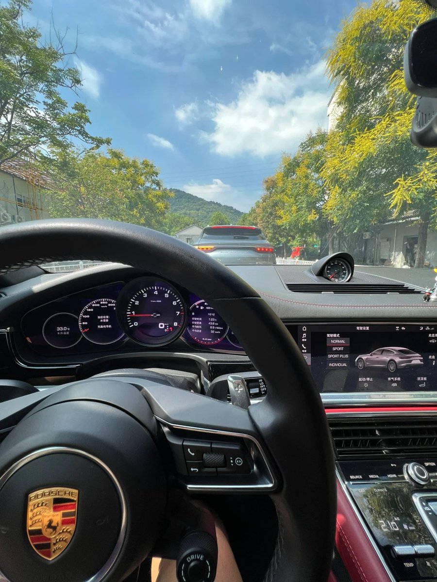 A picturesque drive through Boston followed by a satisfying lunch.  Embracing the flavors of the city while soaking in its vibrant  atmosphere. 🌆🥗 #BostonAdventures #FoodieJourney #DriveAndDine