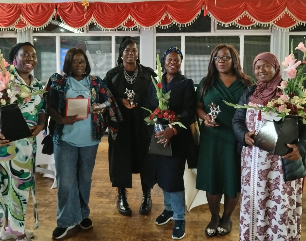 LPF Kiddies Club (@lpfkiddiesclub) on Twitter photo A big congratulations 🎊 to our education director <a href="/carmel_britto/">Carmel Britto</a> & our peer mentor & Jr board member Abiola on winning #Abbeywood Community Champions awards yesterday
We're so proud of all your hard work & commitment to supporting children & young people at <a href="/LPFKiddiesClub/">LPF Kiddies Club</a> A big congratulations 🎊 to our education director <a href="/carmel_britto/">Carmel Britto</a> & our peer mentor & Jr board member Abiola on winning #Abbeywood Community Champions awards yesterday
We're so proud of all your hard work & commitment to supporting children & young people at <a href="/LPFKiddiesClub/">LPF Kiddies Club</a>