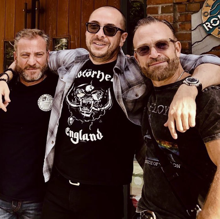 ZuckyConri's tweet photo. #FlashbackFriday2018 con mis Hayitos en Toronto, cuando la amistad se vuelve hermandad #brosโค๏ธ https://t.co/7yt9JBxynd