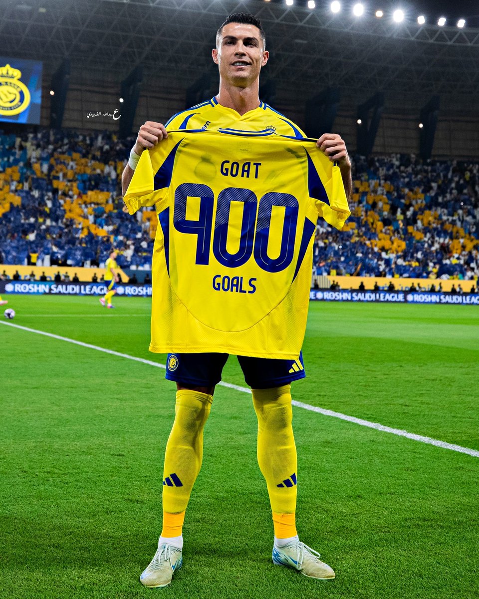 Ronaldo foi homenageado pelo Al-Nassr por chegar aos 900 golos 🐐

📸: <a href="/a_k_alfhedi/">عبدالله الفهيدي#مصور</a>