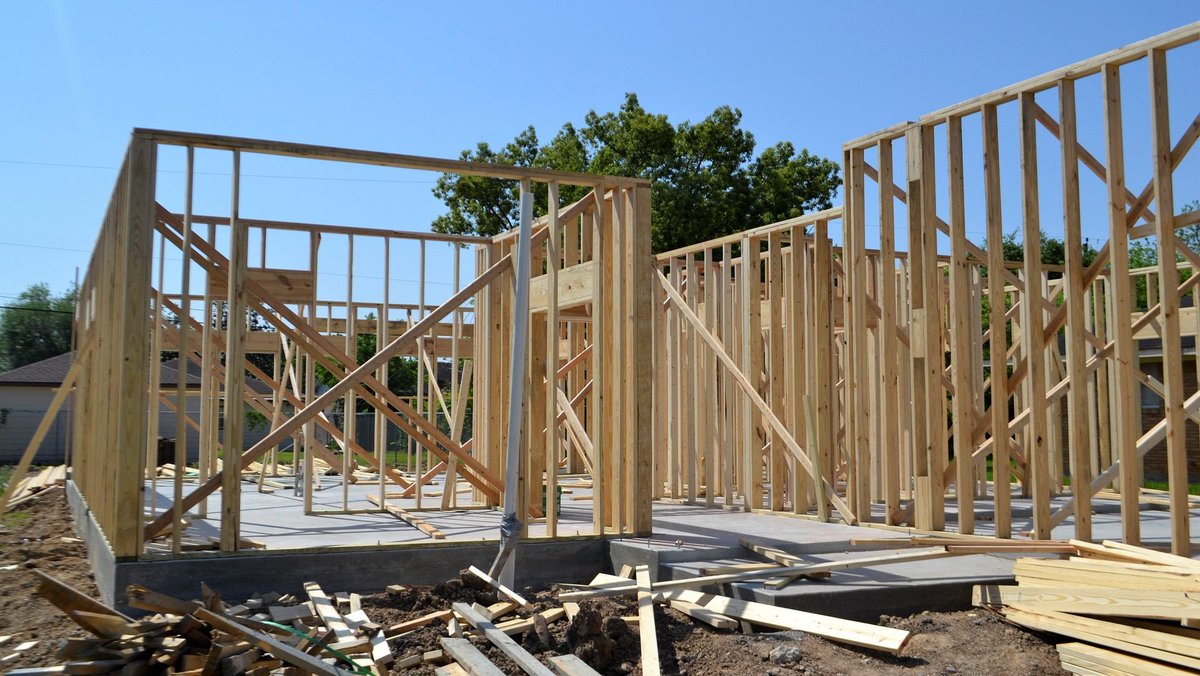 CouncilOpen's tweet image. Council agreed in principal pending a public consultation to re-apply to the federal Housing Accelerator Fund for $16.8M to add an estimated 460 additional units over 3 years. This time, they'll allow 4 units as-of-right on an urban residential lot.
opencouncil.ca/belleville-hou…