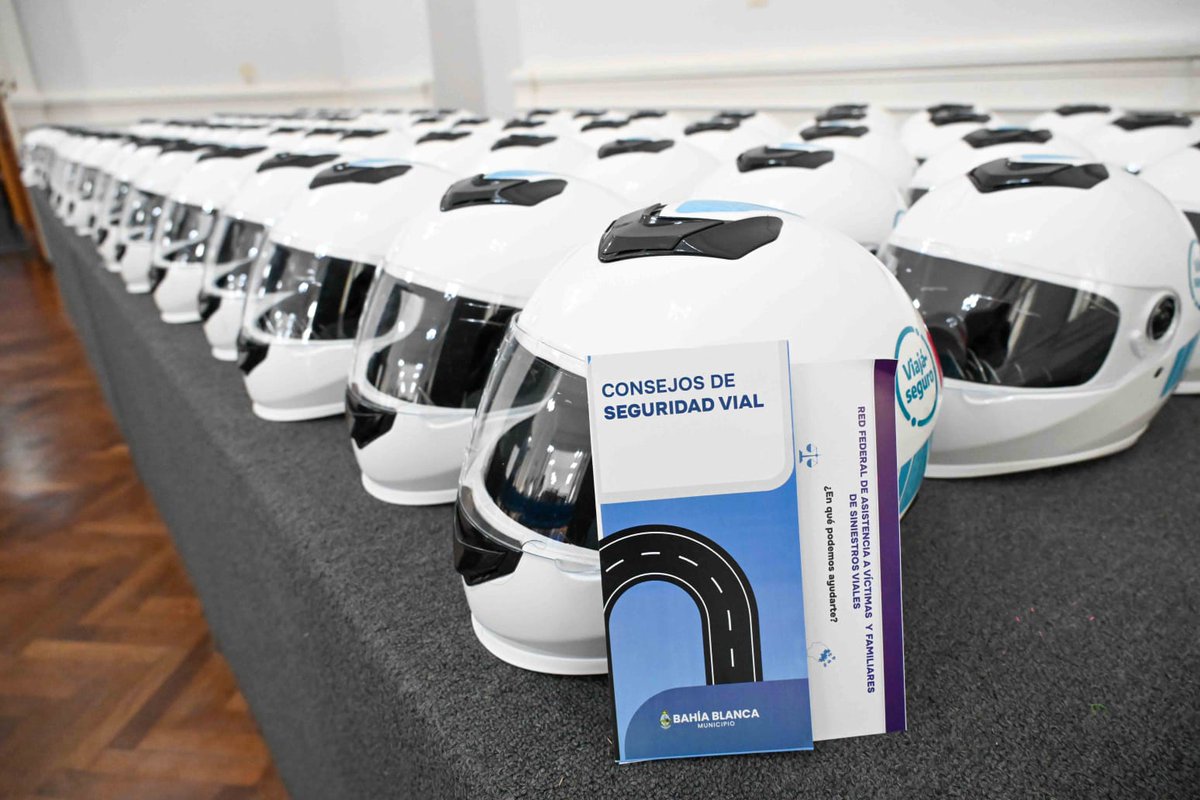 🗣Con la Agencia Municipal de Seguridad Vial llevamos a cabo una charla de conducción segura de motovehiculos para trabajadores de delivery🏍

✅️Además, al finalizar realizamos entrega de cascos protectores