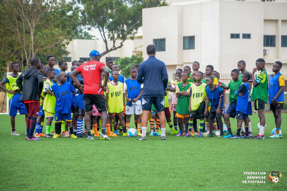 Le 12 septembre 2024, les jeunes talents FIFA ont entamé leur 3ème jour de stage à Missérété. Cette journée a été marquée par la visite du président Mathurin de C

🔗 Lire l'article complet et voir quelques images via ce lien ⤵️

febefoot.org/projet-develop…