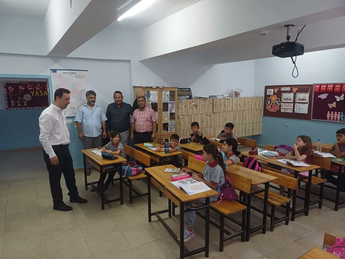 IlceTurgutlu's tweet photo. Hacı Mukaddes Ahmet Altan İlköğretim Kurumlarını ziyaret ettik. Yeni eğitim öğretim yılı için başarı dileklerimizi ilettik.
@tcmeb @il_mem_45 @TurgtluKaymkmlk @m_ugurelli @KapankayaSelami @SerdarDincer45 https://t.co/5YAHQ7eXFc